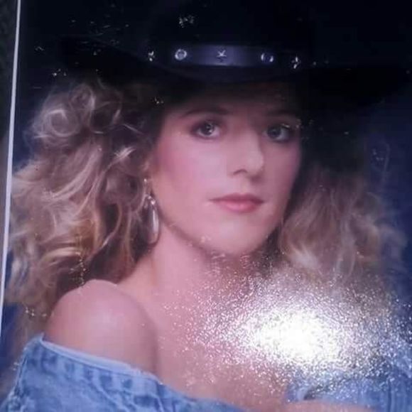 Meet your Posher, Lisa - Picture 1 of 1